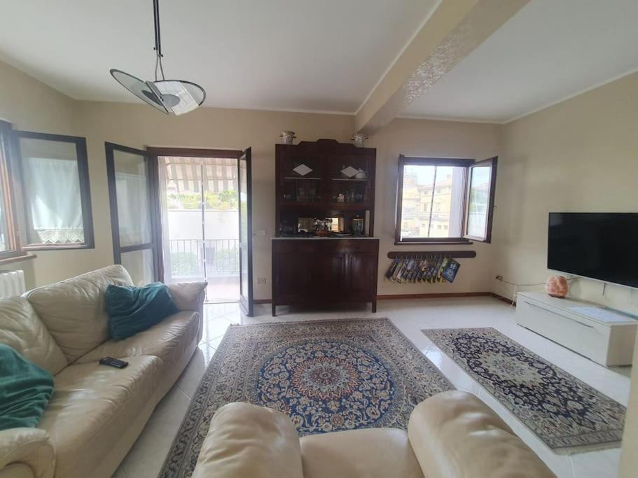 Touristic Apartment "Agata" Сірміоне Екстер'єр фото